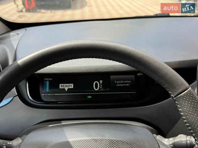 Синий Рено Зое, объемом двигателя 0 л и пробегом 170 тыс. км за 9799 $, фото 45 на Automoto.ua