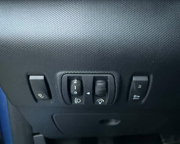 Синій Рено Зое, об'ємом двигуна 0 л та пробігом 205 тис. км за 8450 $, фото 27 на Automoto.ua