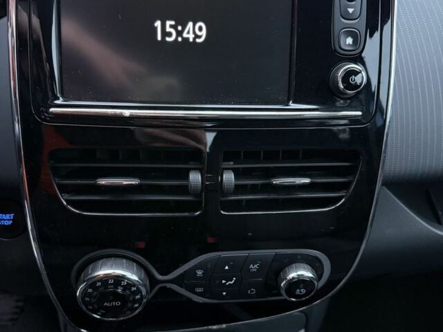 Синий Рено Зое, объемом двигателя 0 л и пробегом 205 тыс. км за 8450 $, фото 18 на Automoto.ua