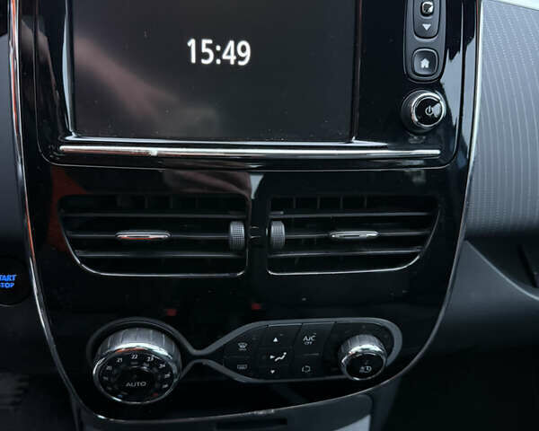 Синій Рено Зое, об'ємом двигуна 0 л та пробігом 205 тис. км за 8450 $, фото 28 на Automoto.ua