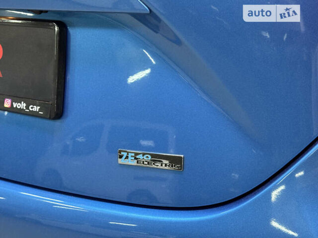 Синий Рено Зое, объемом двигателя 0 л и пробегом 163 тыс. км за 10500 $, фото 49 на Automoto.ua