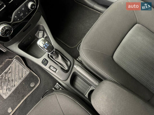 Синій Рено Зое, об'ємом двигуна 0 л та пробігом 56 тис. км за 9950 $, фото 19 на Automoto.ua