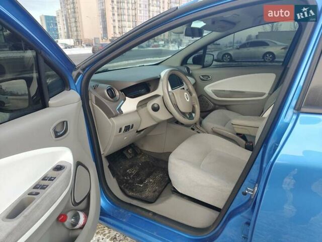 Синий Рено Зое, объемом двигателя 0 л и пробегом 167 тыс. км за 8000 $, фото 4 на Automoto.ua