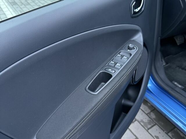 Синий Рено Зое, объемом двигателя 0 л и пробегом 205 тыс. км за 8450 $, фото 17 на Automoto.ua