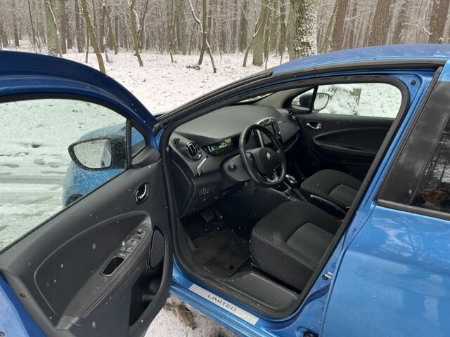 Синий Рено Зое, объемом двигателя 0 л и пробегом 102 тыс. км за 10500 $, фото 15 на Automoto.ua