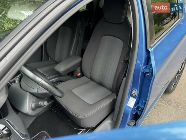 Синій Рено Зое, об'ємом двигуна 0 л та пробігом 56 тис. км за 9950 $, фото 24 на Automoto.ua