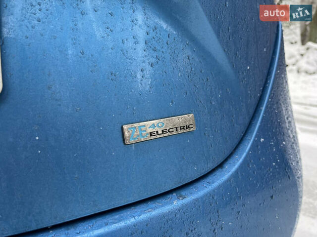 Синий Рено Зое, объемом двигателя 0 л и пробегом 102 тыс. км за 10500 $, фото 6 на Automoto.ua