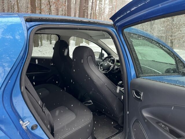 Синий Рено Зое, объемом двигателя 0 л и пробегом 102 тыс. км за 10500 $, фото 11 на Automoto.ua