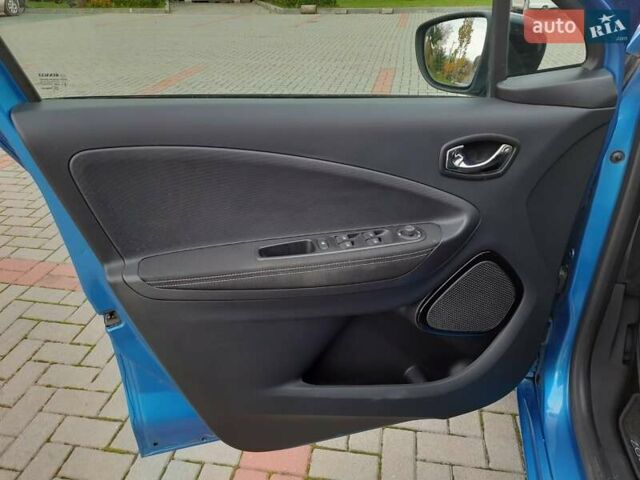 Синий Рено Зое, объемом двигателя 0 л и пробегом 61 тыс. км за 9799 $, фото 22 на Automoto.ua