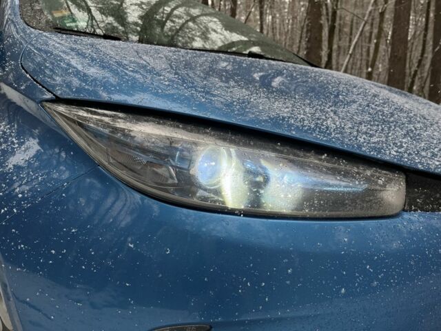 Синий Рено Зое, объемом двигателя 0 л и пробегом 102 тыс. км за 10500 $, фото 2 на Automoto.ua