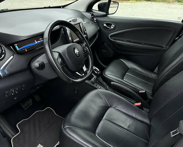Синий Рено Зое, объемом двигателя 0 л и пробегом 84 тыс. км за 11000 $, фото 5 на Automoto.ua