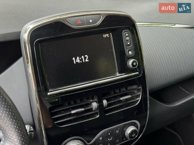 Синій Рено Зое, об'ємом двигуна 0 л та пробігом 56 тис. км за 9950 $, фото 17 на Automoto.ua