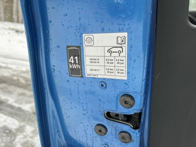 Синий Рено Зое, объемом двигателя 0 л и пробегом 102 тыс. км за 10500 $, фото 19 на Automoto.ua