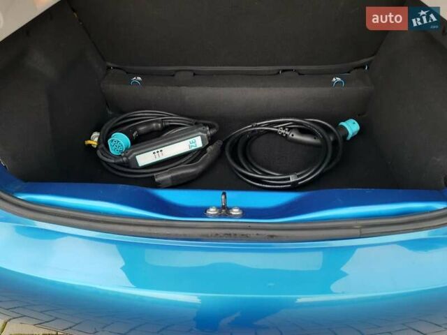 Синий Рено Зое, объемом двигателя 0 л и пробегом 61 тыс. км за 9799 $, фото 28 на Automoto.ua