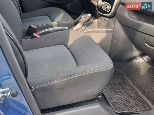 Синий Рено Зое, объемом двигателя 0 л и пробегом 60 тыс. км за 9700 $, фото 11 на Automoto.ua