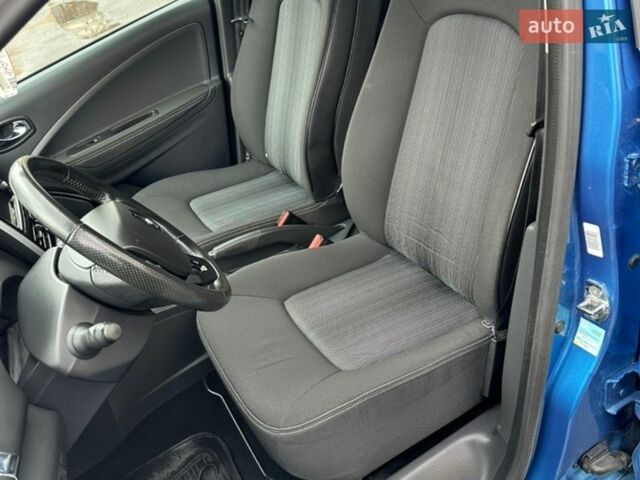 Синий Рено Зое, объемом двигателя 0 л и пробегом 60 тыс. км за 9800 $, фото 12 на Automoto.ua