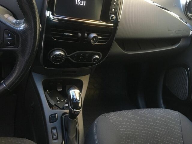 Синий Рено Зое, объемом двигателя 0 л и пробегом 83 тыс. км за 10000 $, фото 2 на Automoto.ua