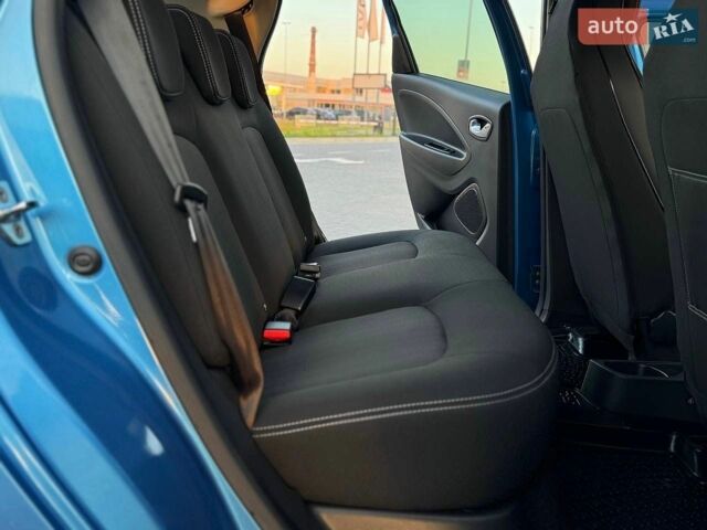 Синий Рено Зое, объемом двигателя 0 л и пробегом 120 тыс. км за 9900 $, фото 39 на Automoto.ua