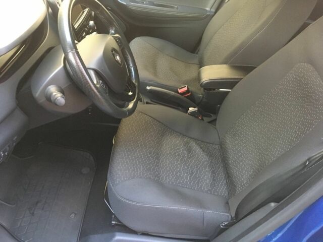 Синий Рено Зое, объемом двигателя 0 л и пробегом 83 тыс. км за 10000 $, фото 5 на Automoto.ua