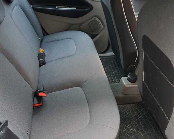 Синий Рено Зое, объемом двигателя 0 л и пробегом 78 тыс. км за 7000 $, фото 1 на Automoto.ua