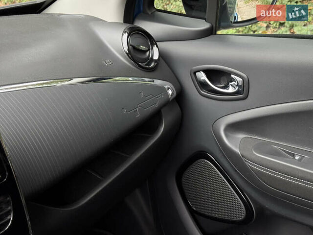 Синій Рено Зое, об'ємом двигуна 0 л та пробігом 56 тис. км за 9950 $, фото 20 на Automoto.ua