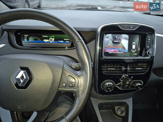 Синий Рено Зое, объемом двигателя 0 л и пробегом 136 тыс. км за 8700 $, фото 13 на Automoto.ua
