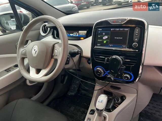 Синий Рено Зое, объемом двигателя 0 л и пробегом 55 тыс. км за 11490 $, фото 38 на Automoto.ua