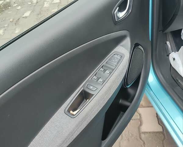 Синий Рено Зое, объемом двигателя 0 л и пробегом 30 тыс. км за 11999 $, фото 12 на Automoto.ua