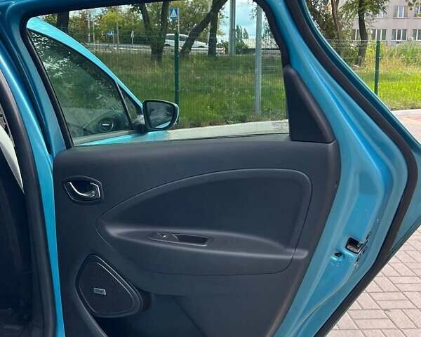 Синій Рено Зое, об'ємом двигуна 0 л та пробігом 104 тис. км за 12499 $, фото 1 на Automoto.ua