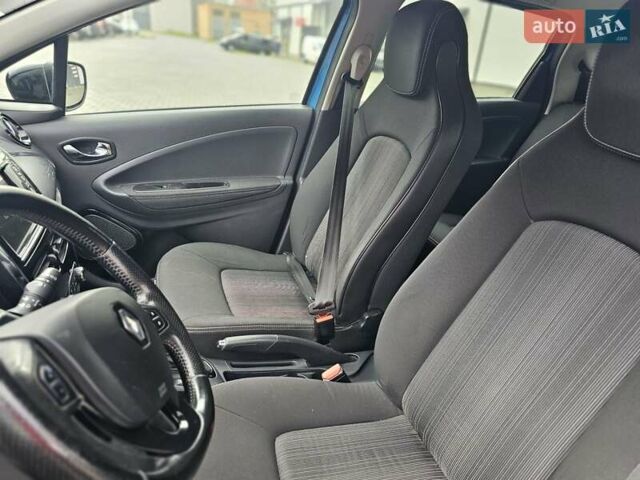 Синий Рено Зое, объемом двигателя 0 л и пробегом 206 тыс. км за 9400 $, фото 35 на Automoto.ua
