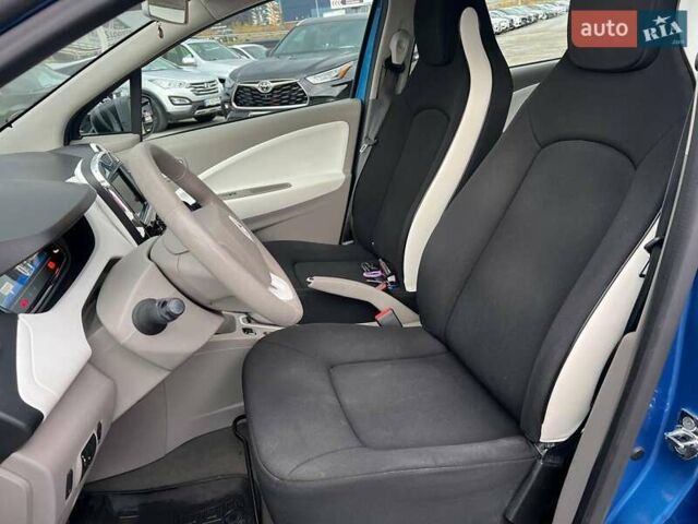 Синий Рено Зое, объемом двигателя 0 л и пробегом 55 тыс. км за 11490 $, фото 17 на Automoto.ua