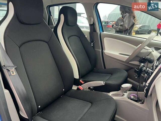 Синий Рено Зое, объемом двигателя 0 л и пробегом 55 тыс. км за 11490 $, фото 39 на Automoto.ua