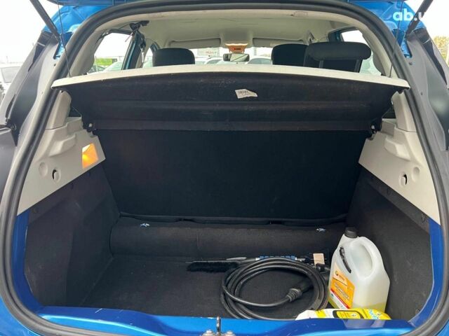 Синий Рено Зое, объемом двигателя 0 л и пробегом 55 тыс. км за 11490 $, фото 36 на Automoto.ua