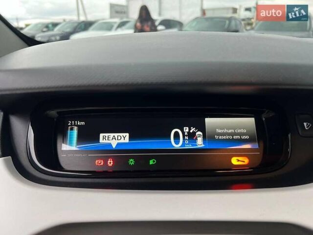 Синий Рено Зое, объемом двигателя 0 л и пробегом 55 тыс. км за 11490 $, фото 19 на Automoto.ua