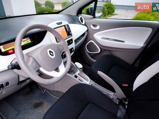 Синий Рено Зое, объемом двигателя 0 л и пробегом 76 тыс. км за 9300 $, фото 13 на Automoto.ua