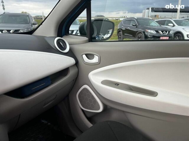 Синий Рено Зое, объемом двигателя 0 л и пробегом 55 тыс. км за 11490 $, фото 30 на Automoto.ua