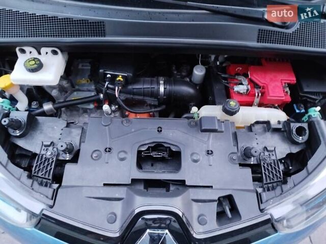 Синий Рено Зое, объемом двигателя 0 л и пробегом 76 тыс. км за 9300 $, фото 6 на Automoto.ua