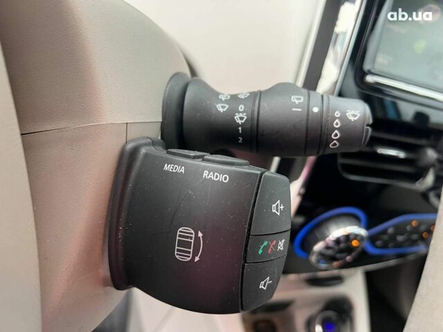 Синий Рено Зое, объемом двигателя 0 л и пробегом 55 тыс. км за 11490 $, фото 23 на Automoto.ua