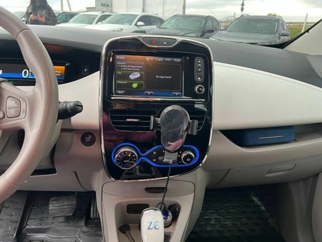 Синий Рено Зое, объемом двигателя 0 л и пробегом 55 тыс. км за 11490 $, фото 25 на Automoto.ua