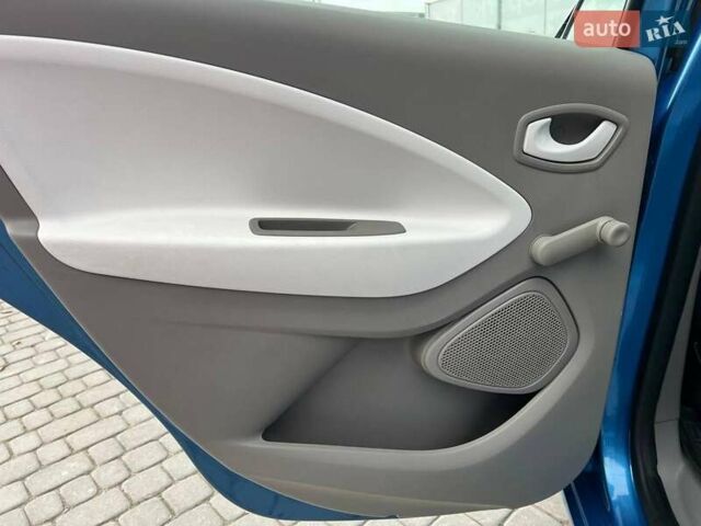 Синий Рено Зое, объемом двигателя 0 л и пробегом 55 тыс. км за 11490 $, фото 33 на Automoto.ua
