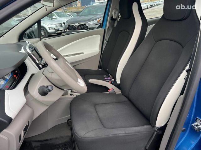 Синий Рено Зое, объемом двигателя 0 л и пробегом 55 тыс. км за 11490 $, фото 17 на Automoto.ua