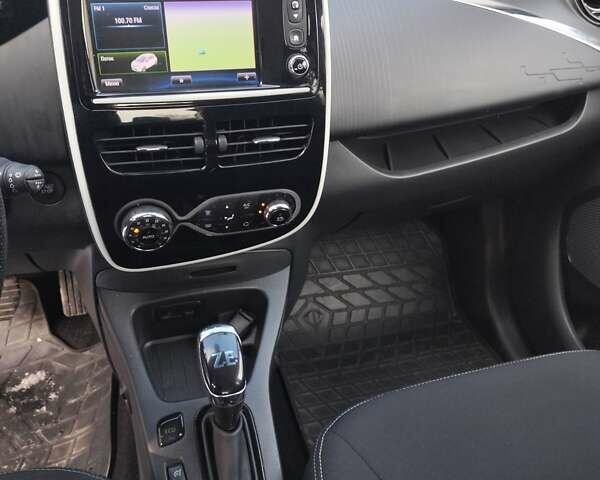 Синий Рено Зое, объемом двигателя 0 л и пробегом 82 тыс. км за 10299 $, фото 22 на Automoto.ua