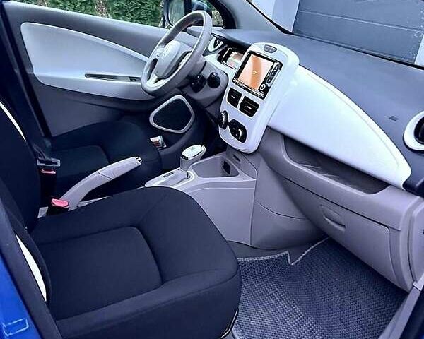 Синий Рено Зое, объемом двигателя 0 л и пробегом 76 тыс. км за 9300 $, фото 11 на Automoto.ua