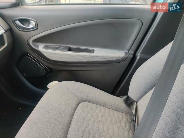 Синий Рено Зое, объемом двигателя 0 л и пробегом 30 тыс. км за 12100 $, фото 7 на Automoto.ua