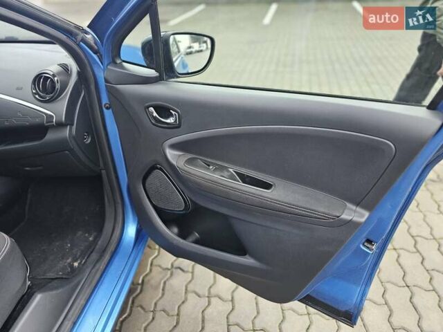 Синий Рено Зое, объемом двигателя 0 л и пробегом 206 тыс. км за 9400 $, фото 32 на Automoto.ua