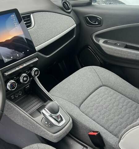 Синій Рено Зое, об'ємом двигуна 0 л та пробігом 57 тис. км за 12300 $, фото 17 на Automoto.ua