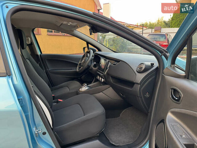 Синий Рено Зое, объемом двигателя 0 л и пробегом 80 тыс. км за 11499 $, фото 62 на Automoto.ua