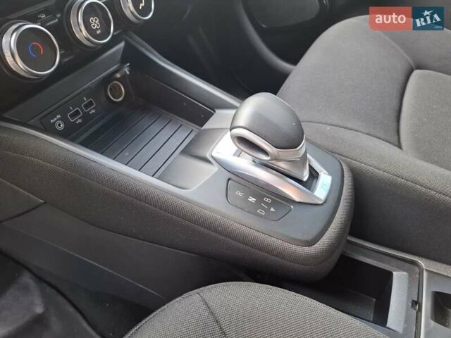 Синий Рено Зое, объемом двигателя 0 л и пробегом 25 тыс. км за 11800 $, фото 24 на Automoto.ua