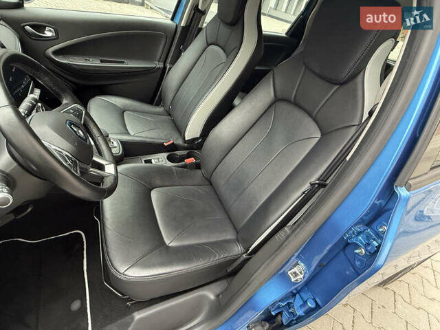 Синий Рено Зое, объемом двигателя 0 л и пробегом 75 тыс. км за 13300 $, фото 32 на Automoto.ua