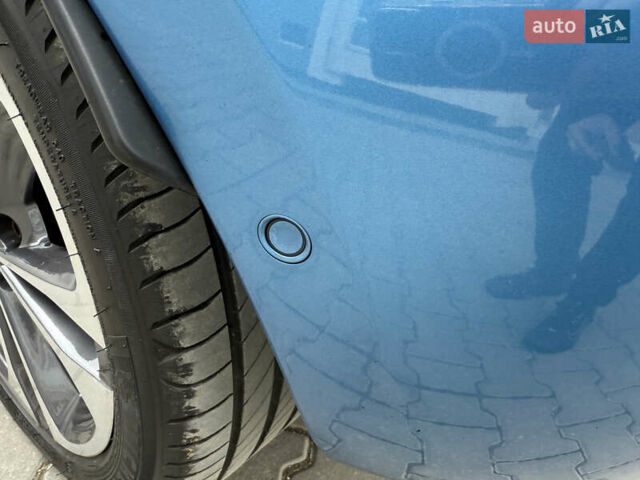 Синий Рено Зое, объемом двигателя 0 л и пробегом 75 тыс. км за 13300 $, фото 49 на Automoto.ua